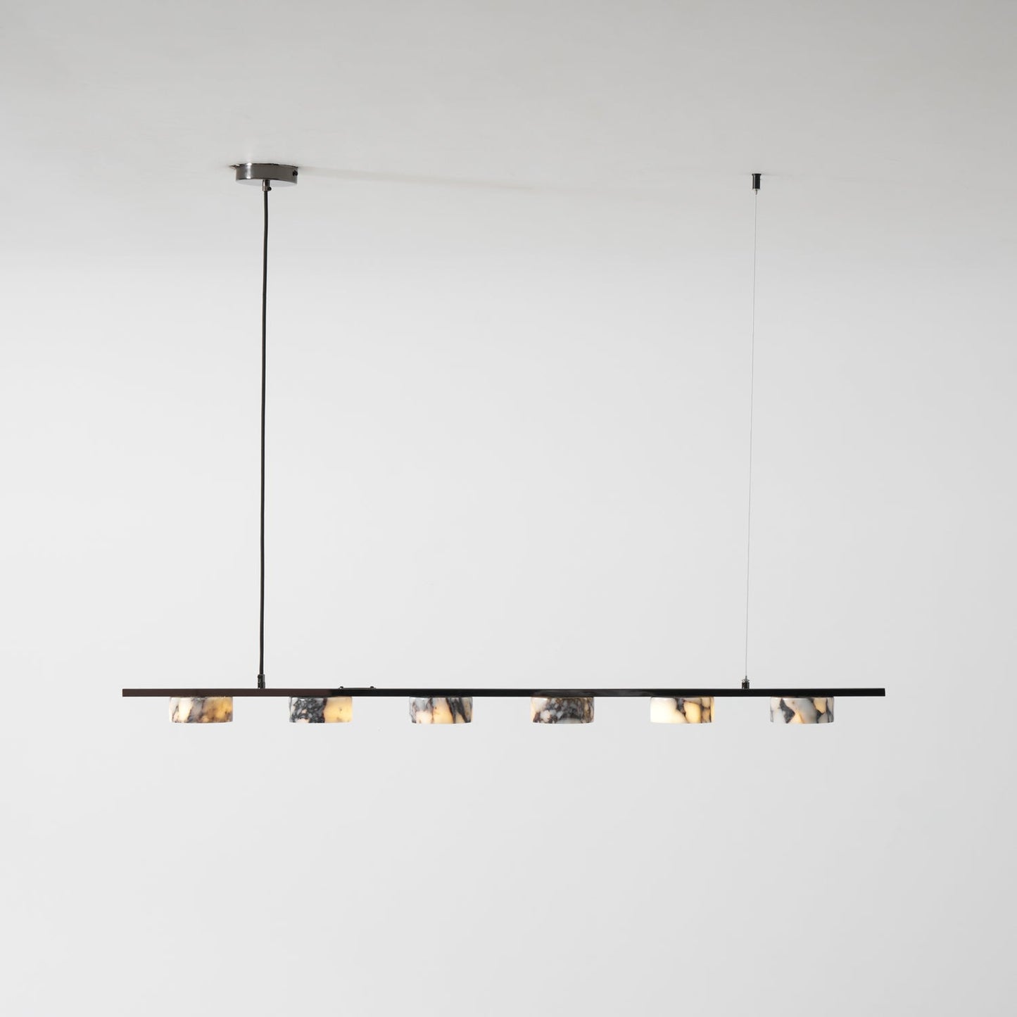 مصباح معلق من إيفيت