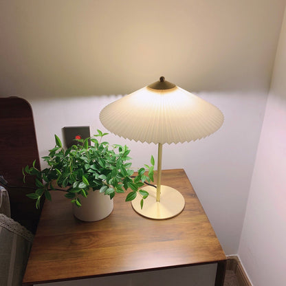 Perla Pleated Table Lamp