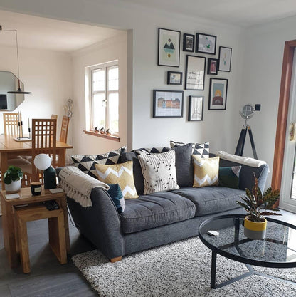 مصباح أرضي ثلاثي القوائم من ألفريد 