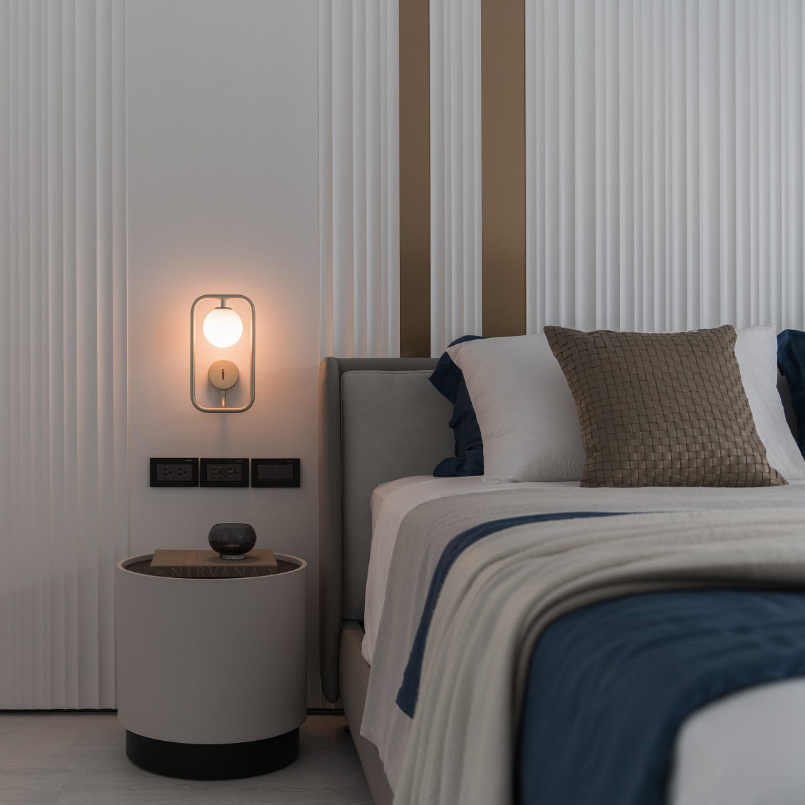 Sircle Sconce