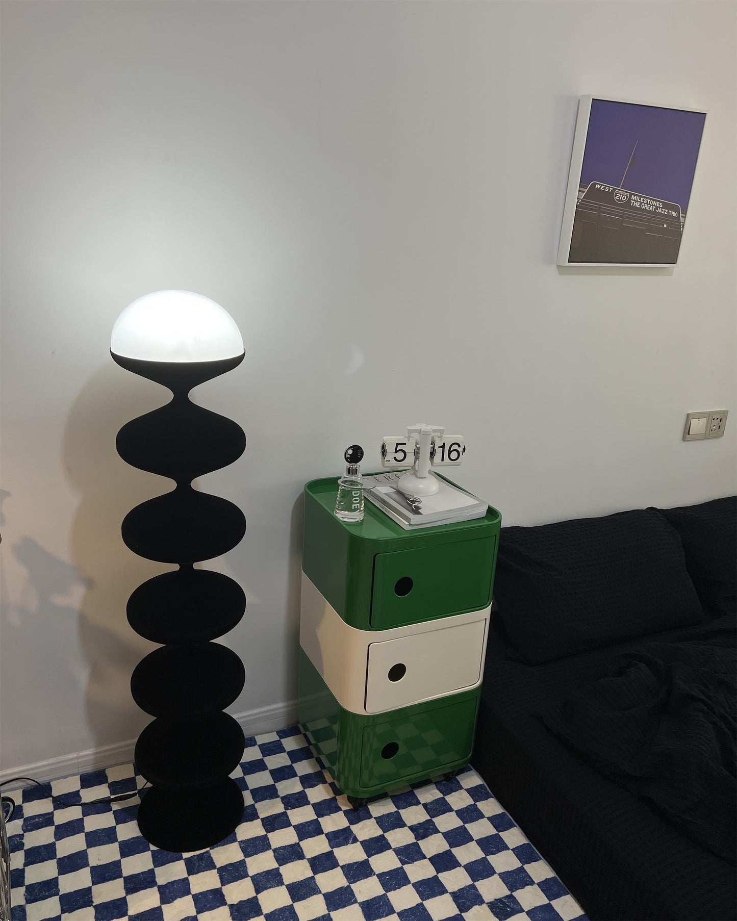 مصباح أرضي على شكل قرع 