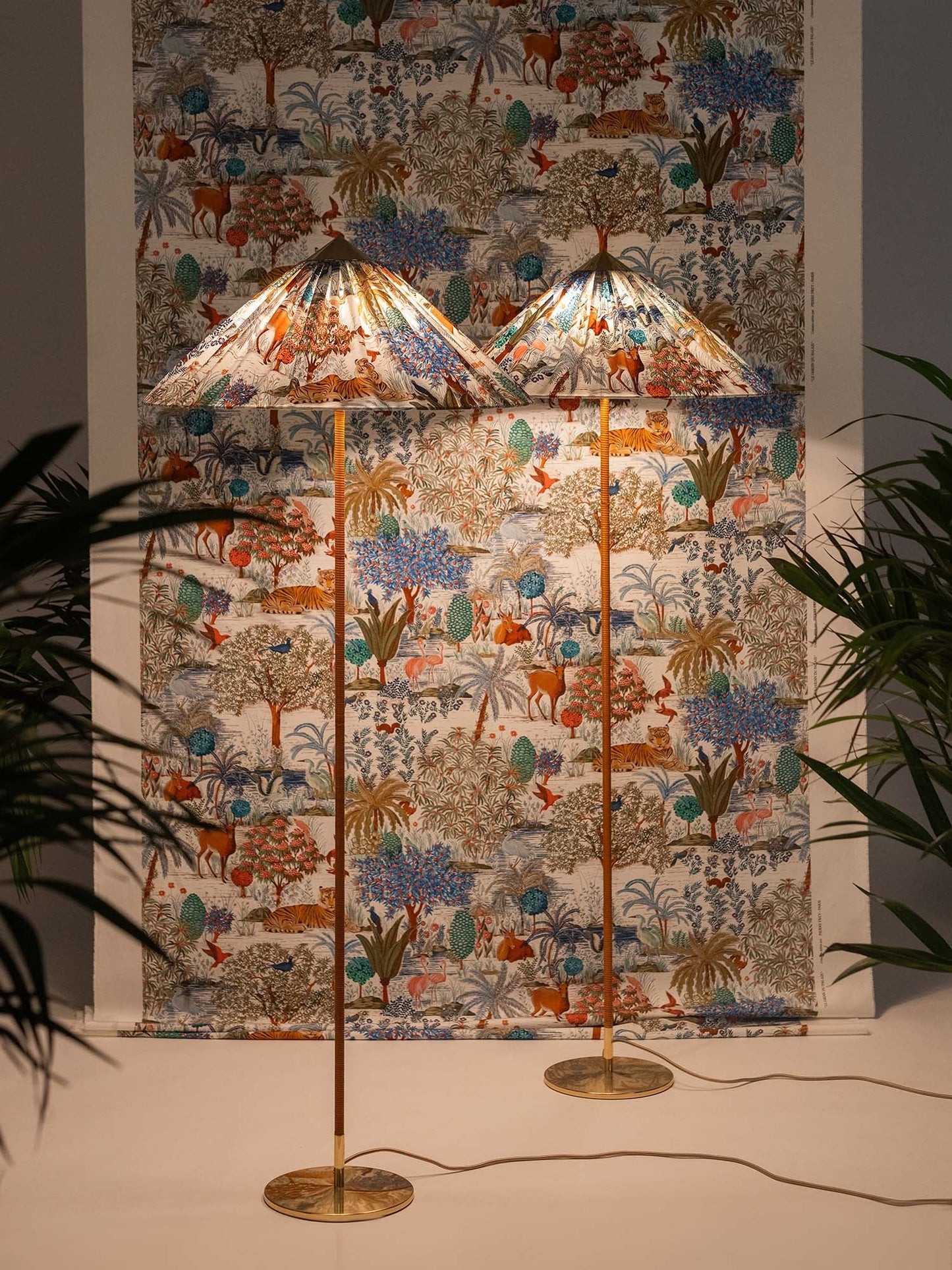 Rattan Circle Waiting Floor Lamp