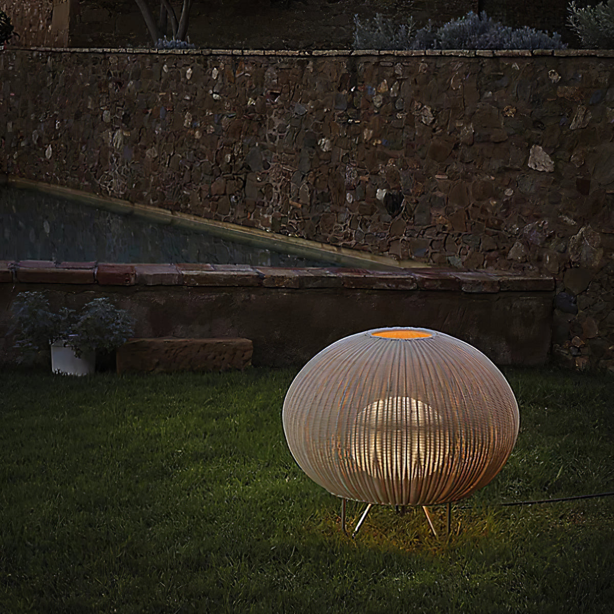 Garota Table Lamp