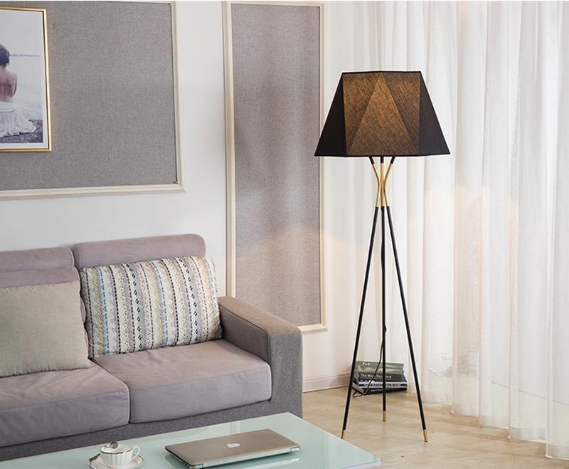 Solitaire Floor Lamp