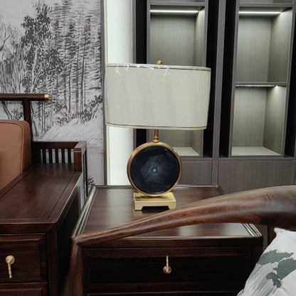 مصباح طاولة كوتور 