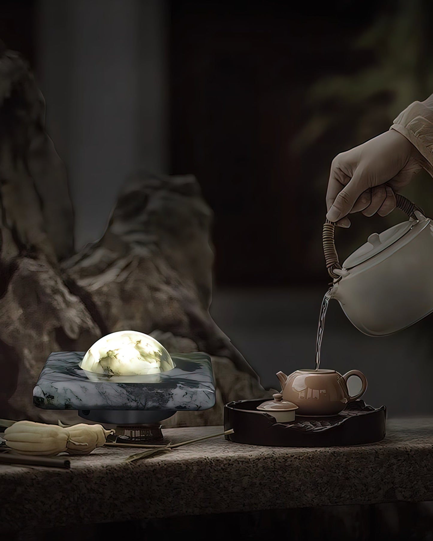 Eaton Table Lamp (built-in battery)