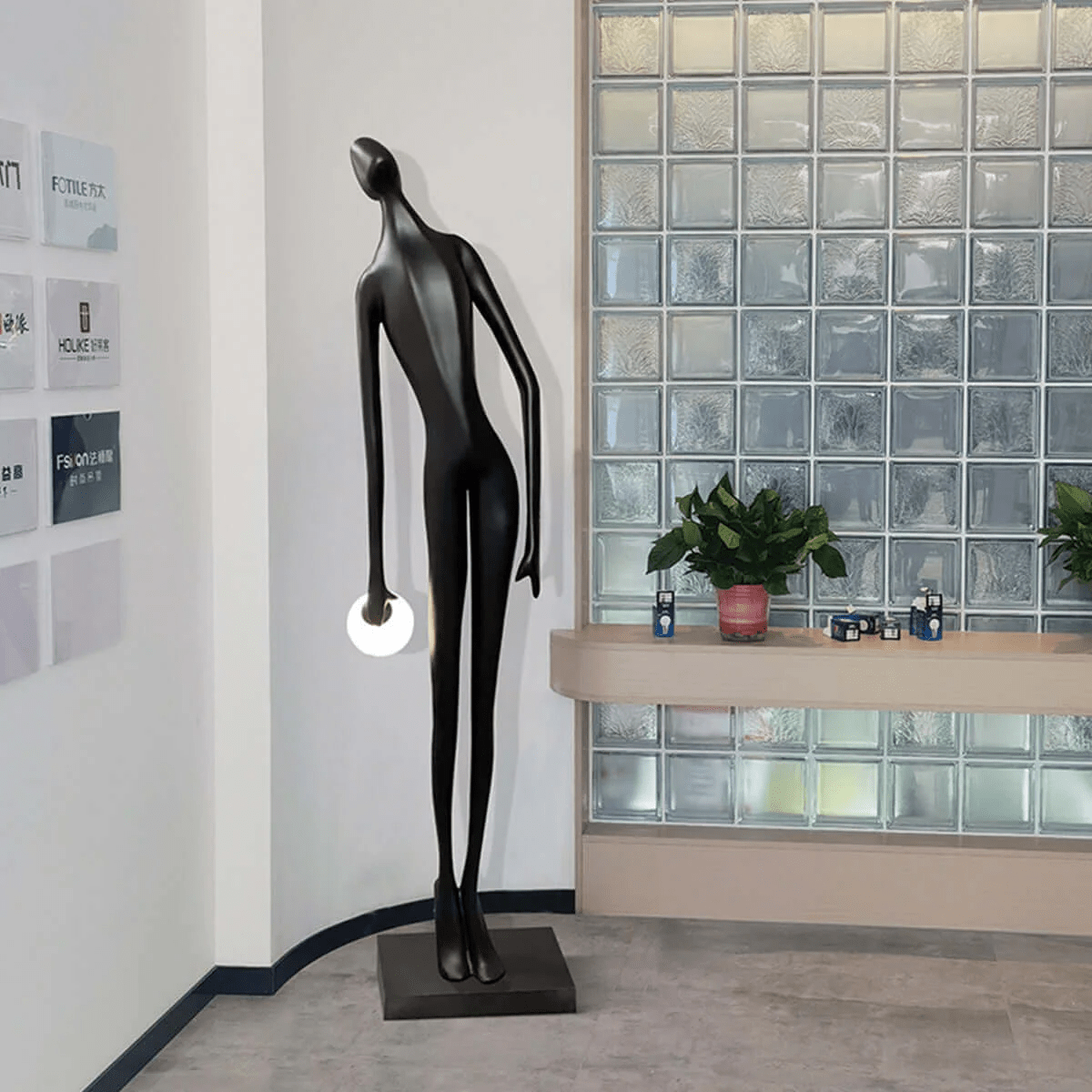 Noir Muse Sculpture Floor Lamp