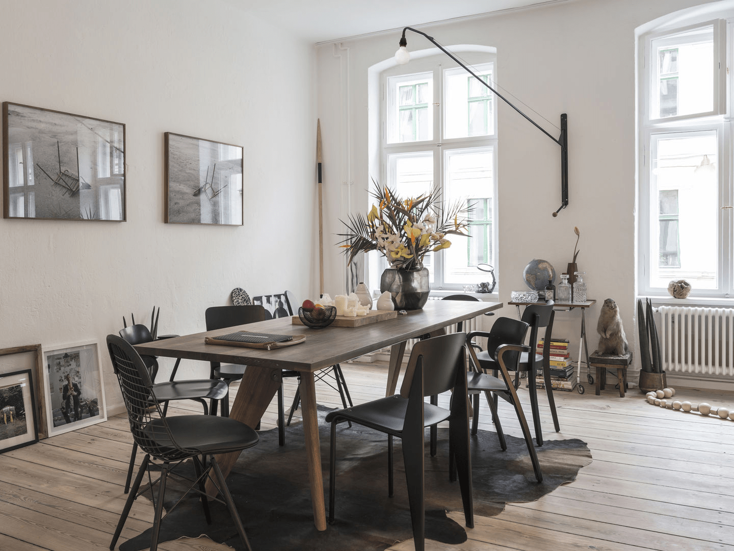 Black Long Arm Wall Lamp