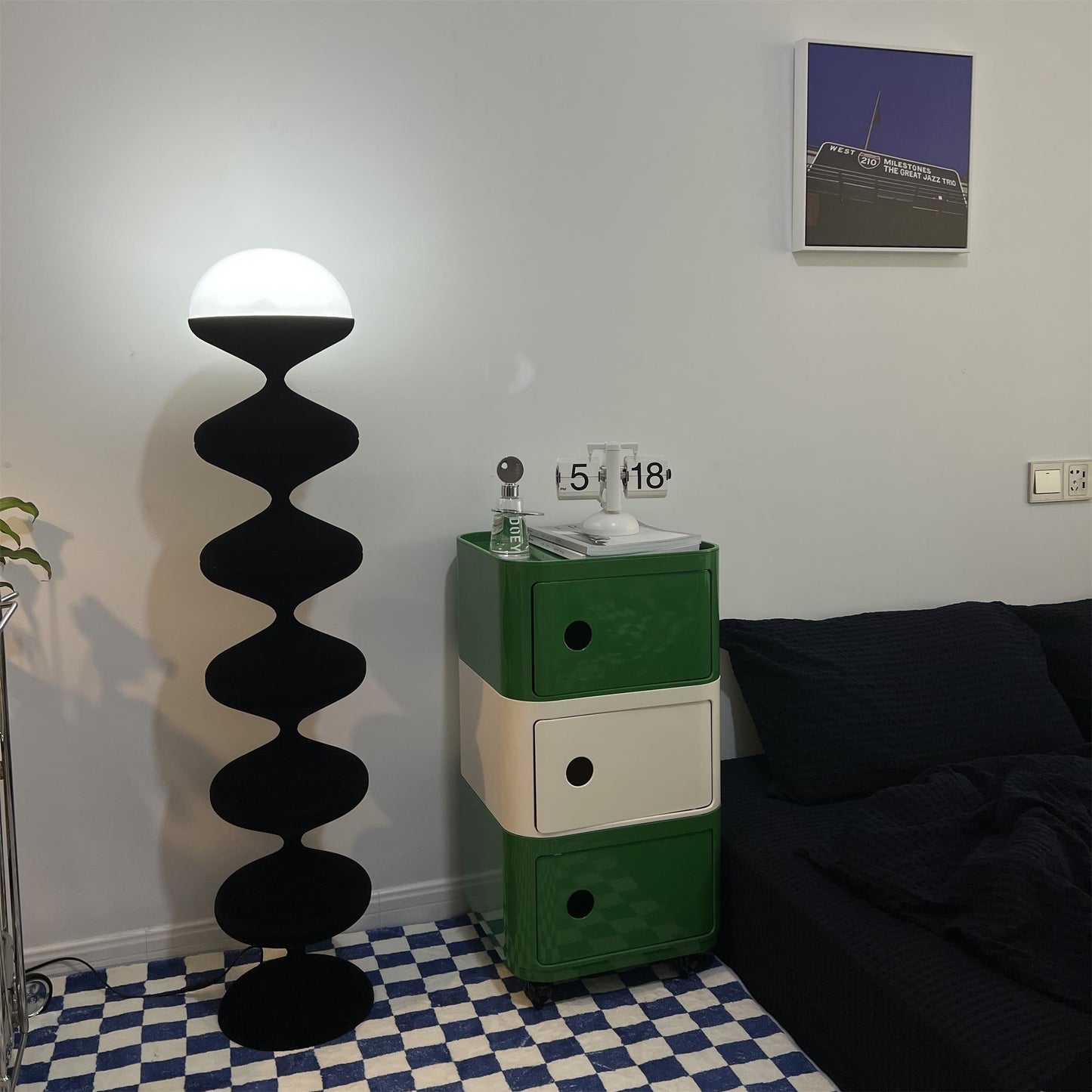 مصباح أرضي على شكل قرع 