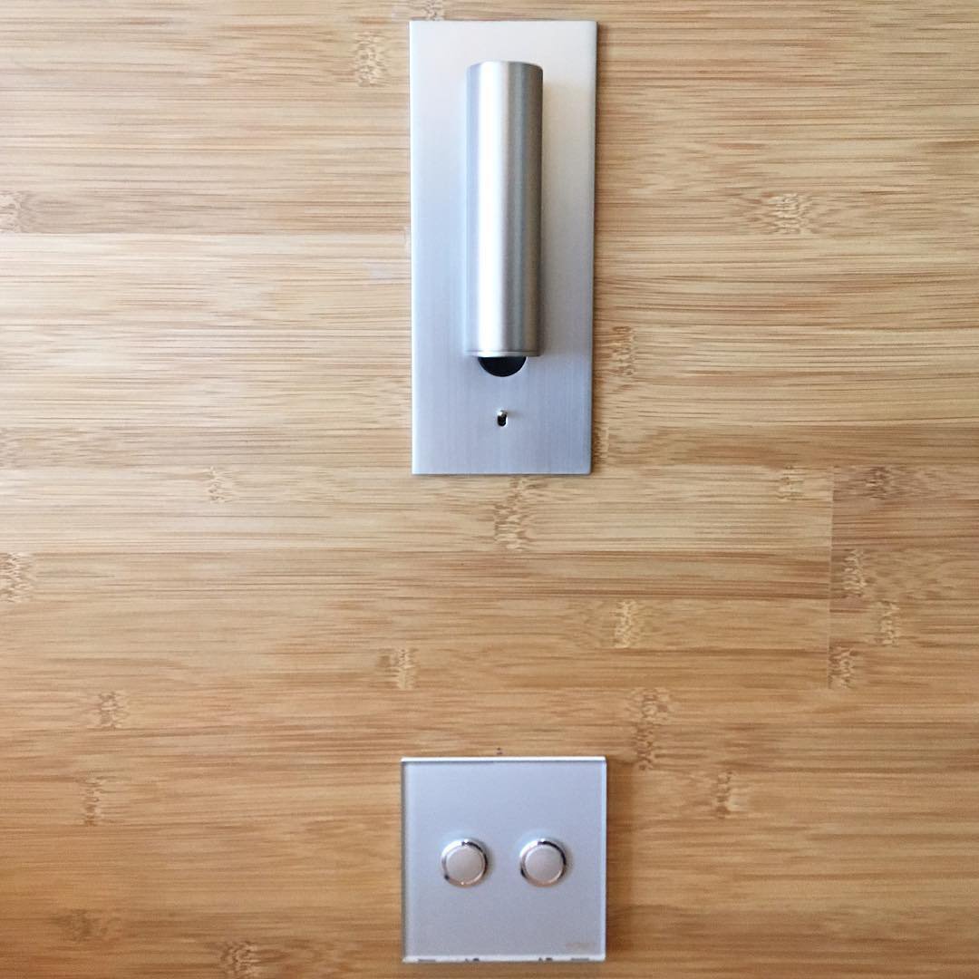 Modern Minimalist Bedroom Wall Lamp