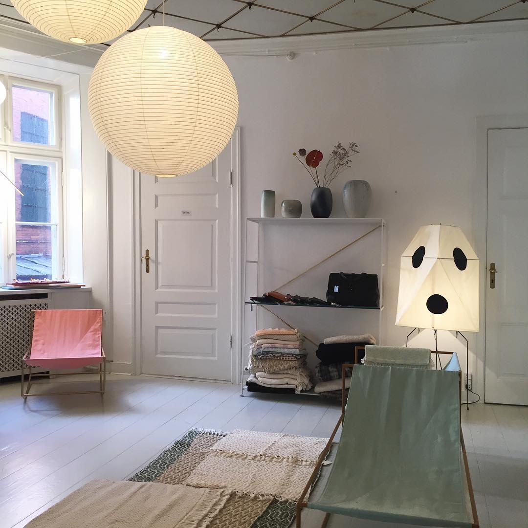 Akari UF3-Q Floor Lamp