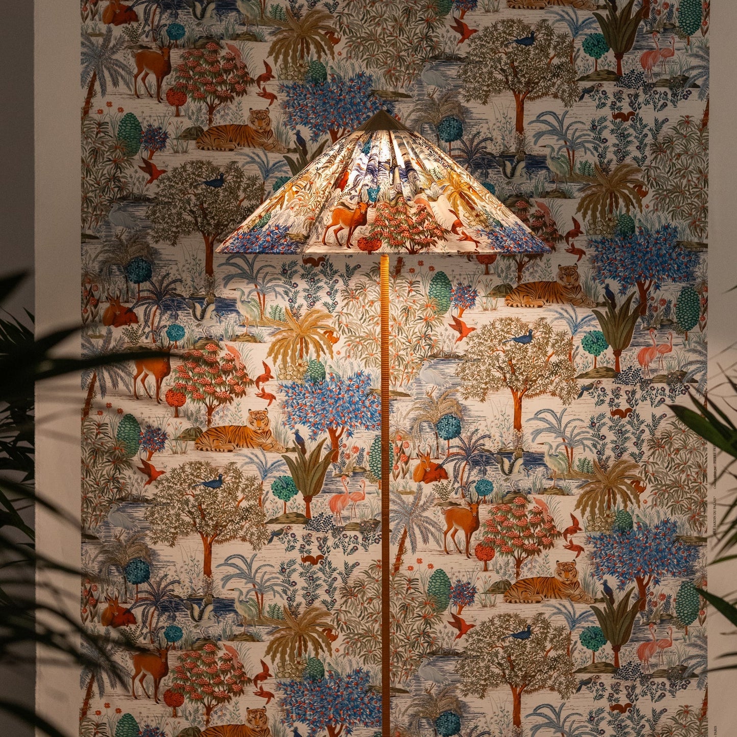 Rattan Circle Waiting Floor Lamp