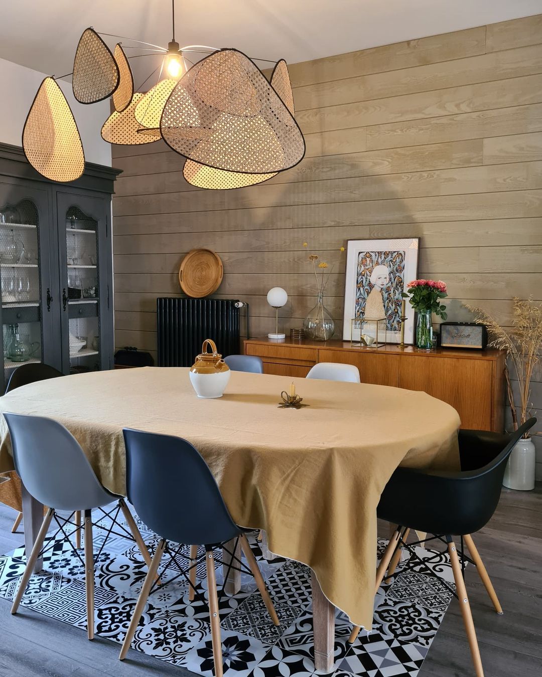 Screen Cannage Suspension