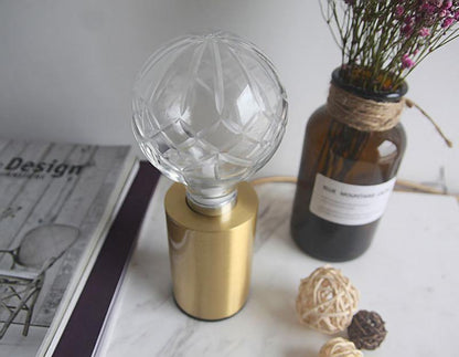 مصباح طاولة على شكل لمبة كريستالية 