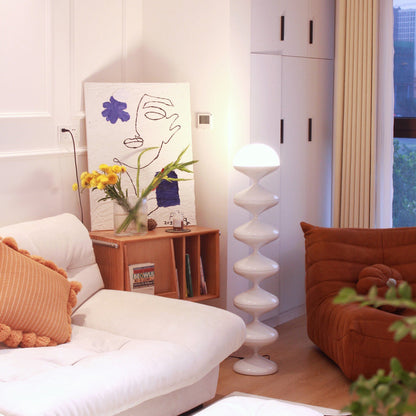 مصباح أرضي على شكل قرع 