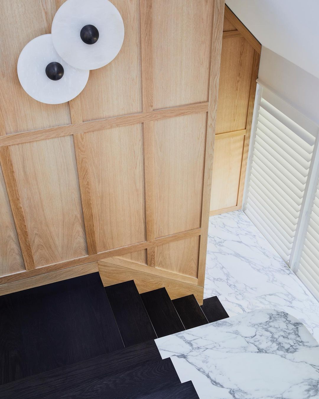 Alabaster Planes Wall Lamp