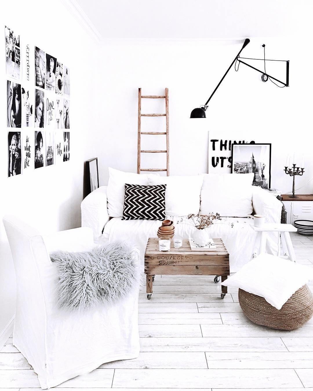 Model 265 wall light