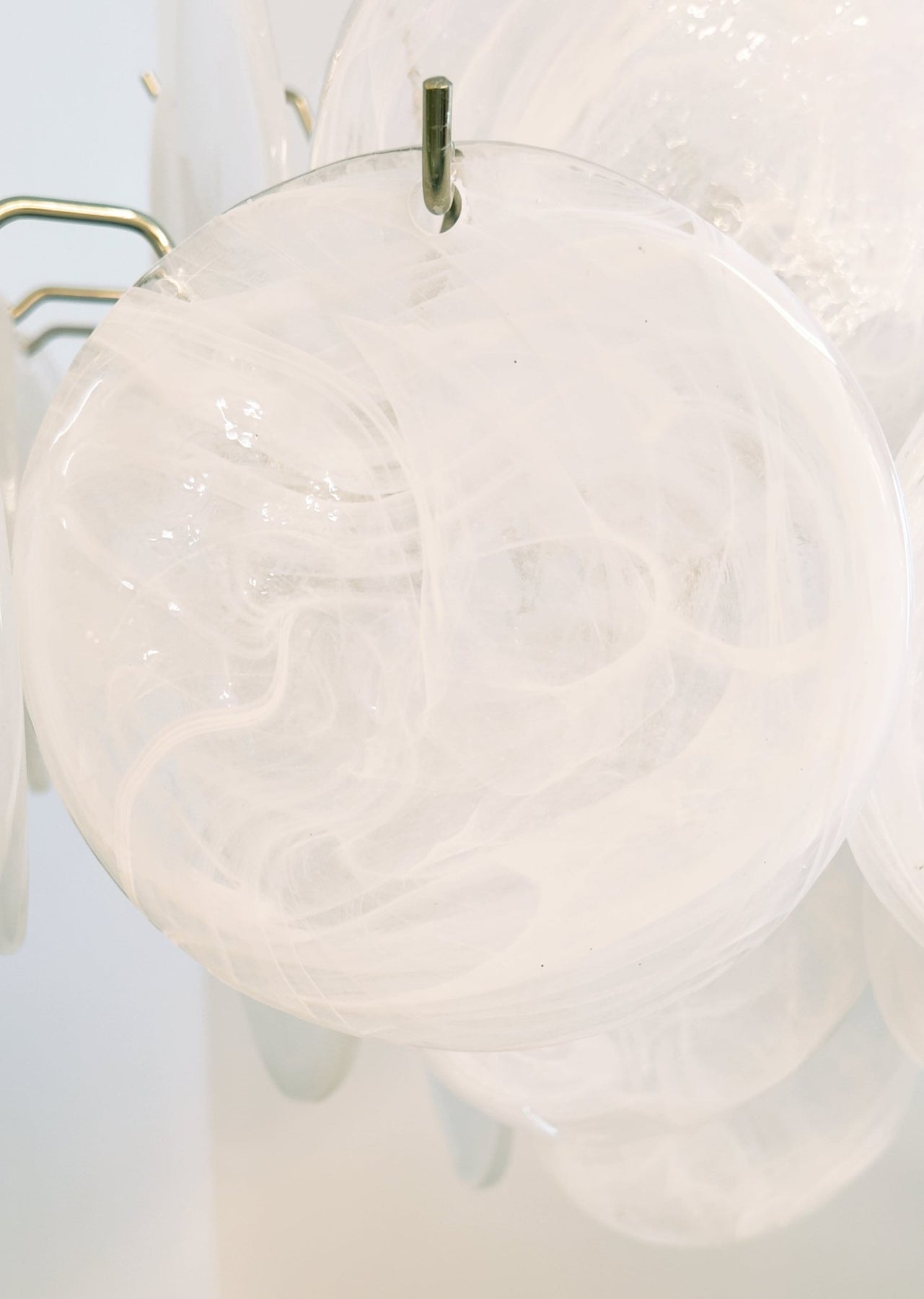 ثريا أوريليا قوس قزح 