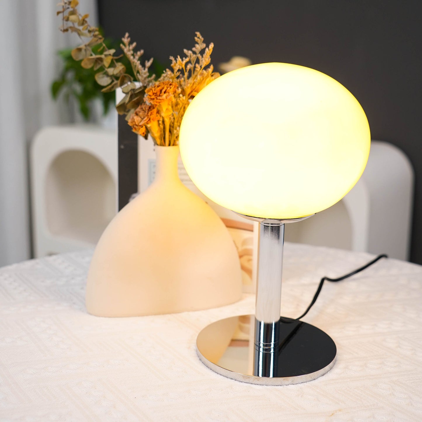 مصباح طاولة Am1n