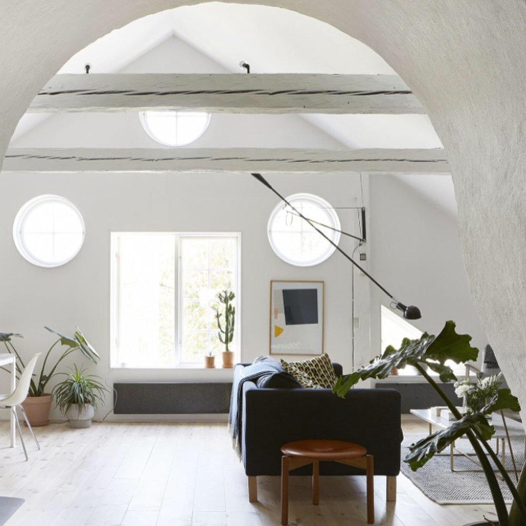 Model 265 wall light