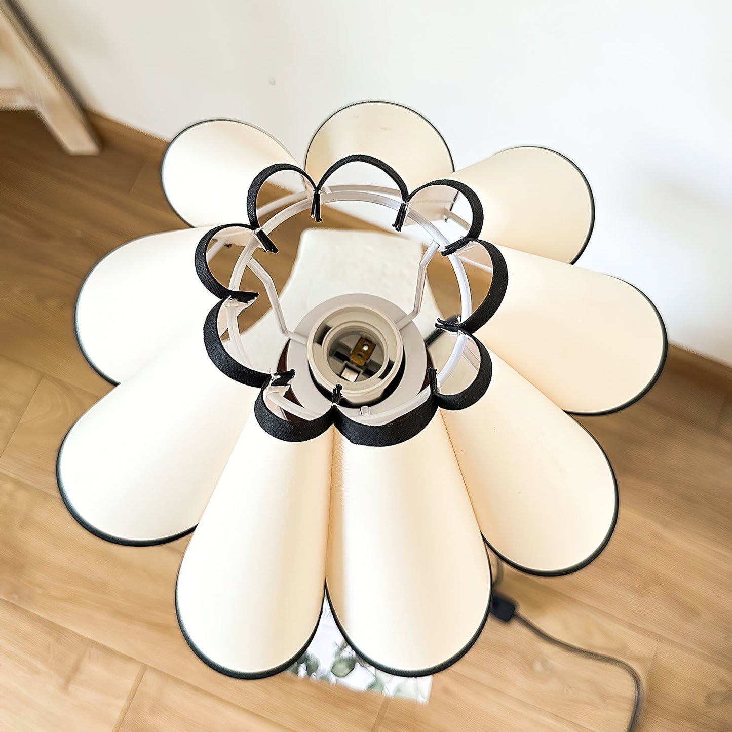 مصباح طاولة كورا 