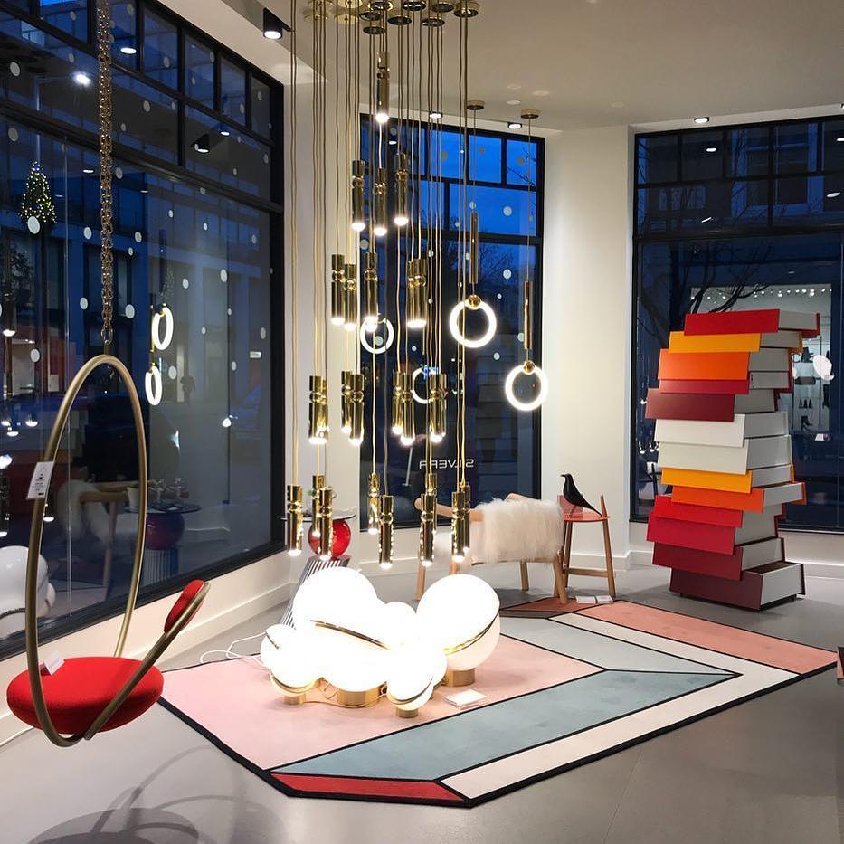 مصباح طاولة هلالي 