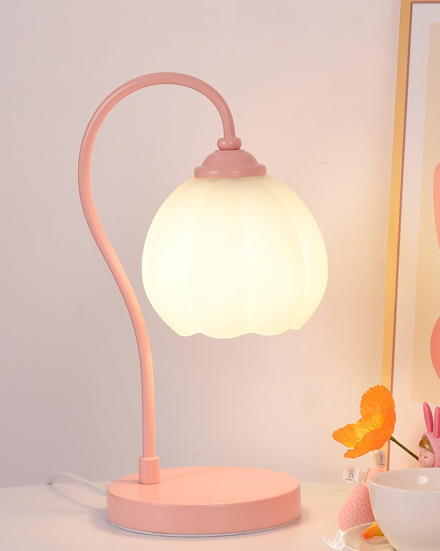 Tulip Shaped Table Lamp