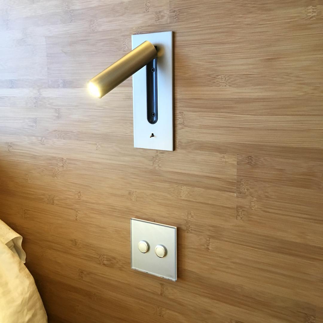 Modern Minimalist Bedroom Wall Lamp