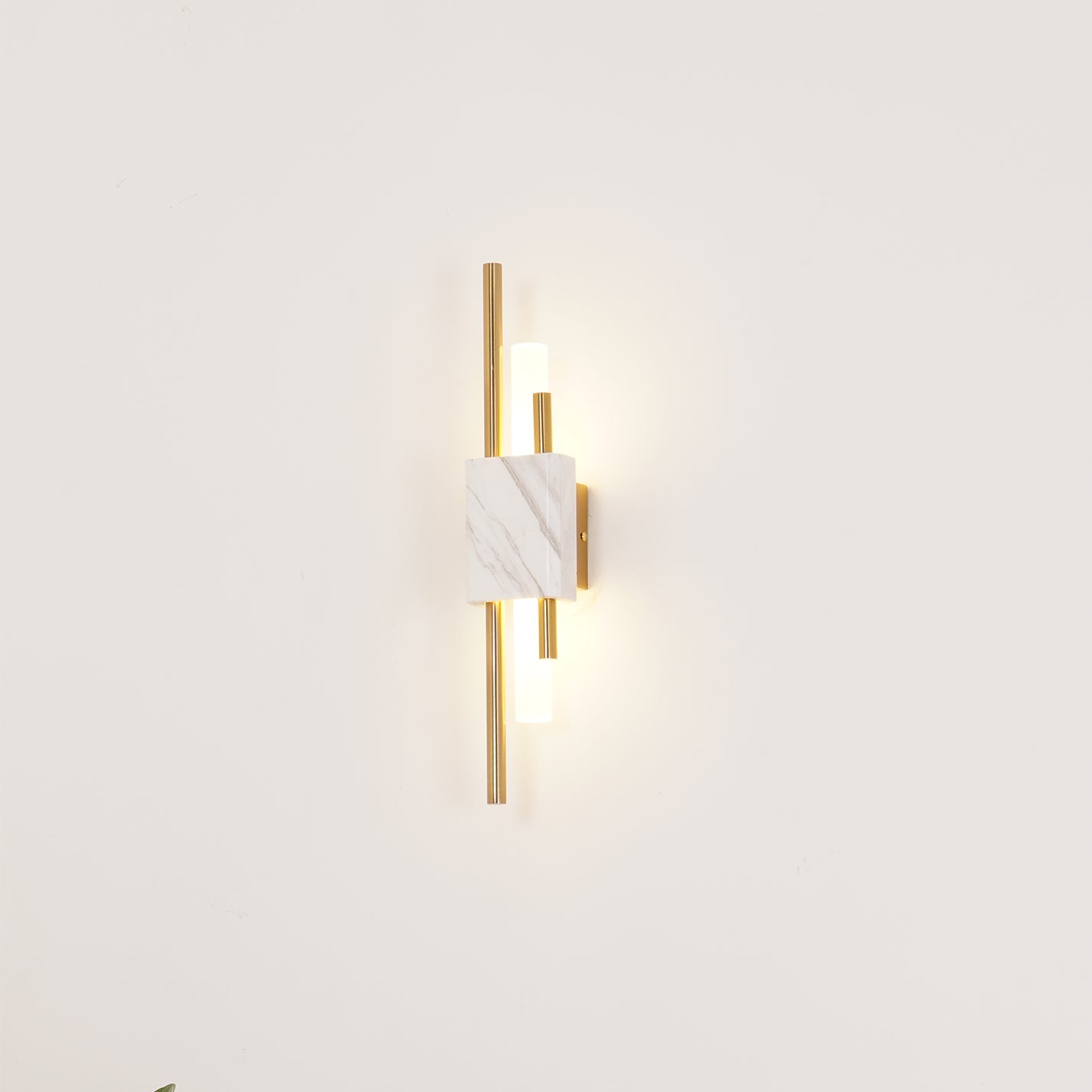 Tanto Wall Light