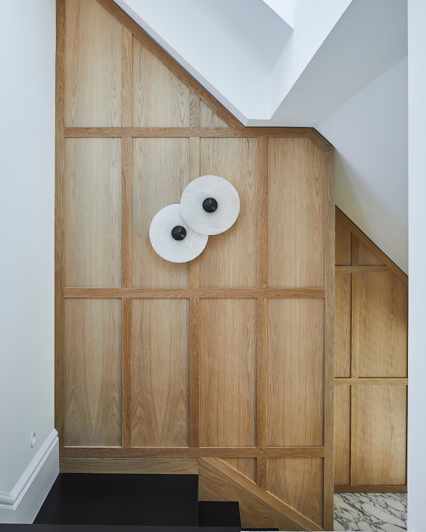 Alabaster Planes Wall Lamp