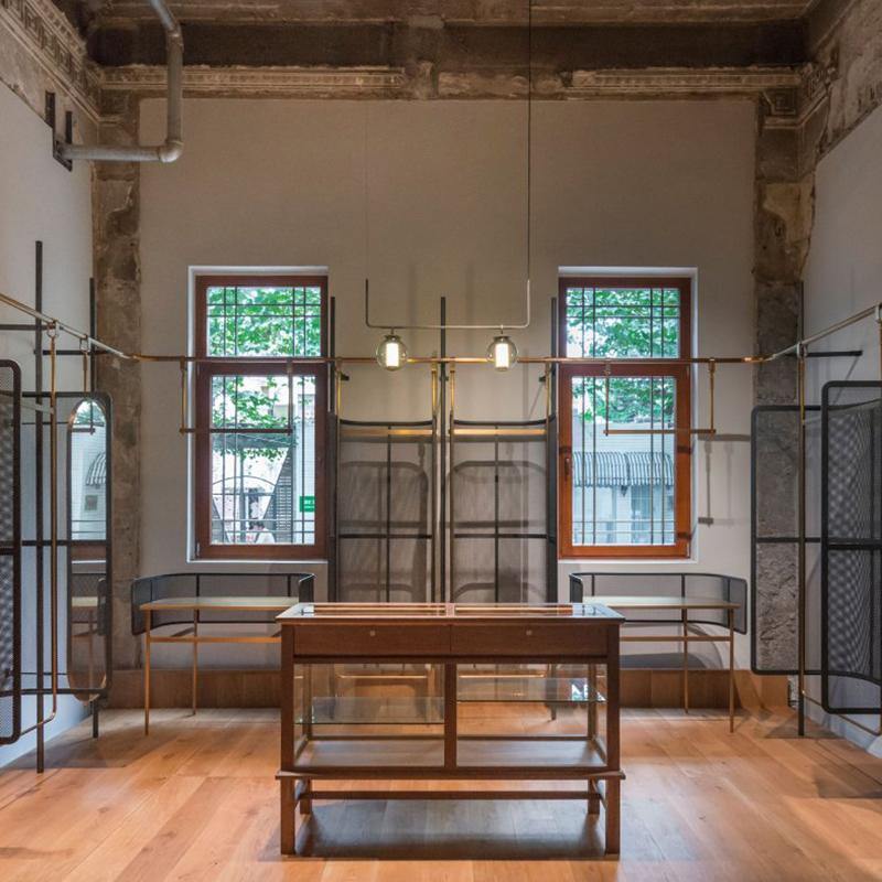 Bai Chandelier Light