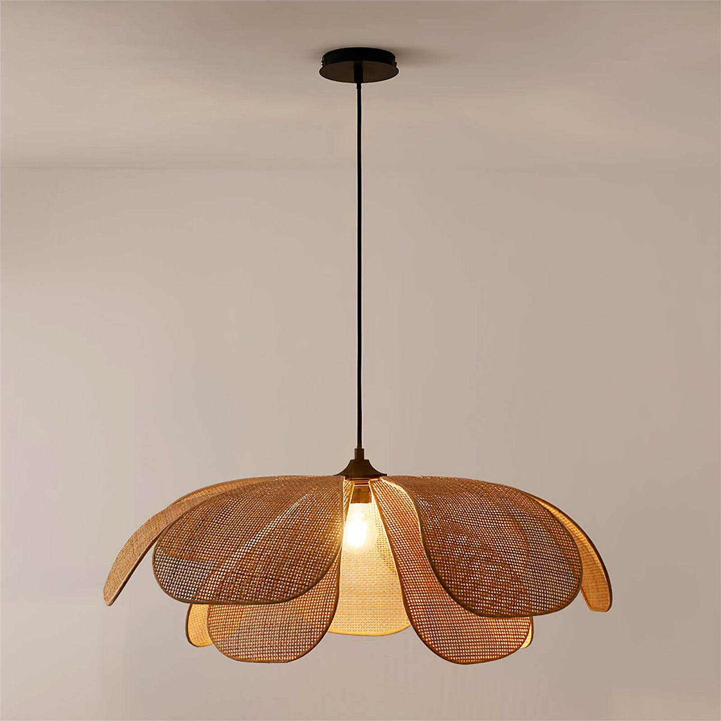 Rattan Petal Pendant Lamp