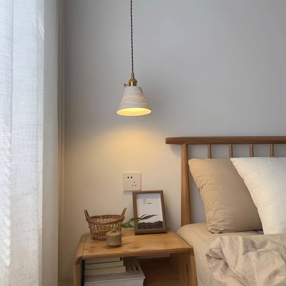 مصباح معلق سيراميكي مخروطي الشكل 