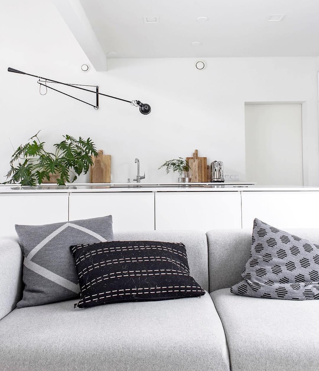 Model 265 wall light