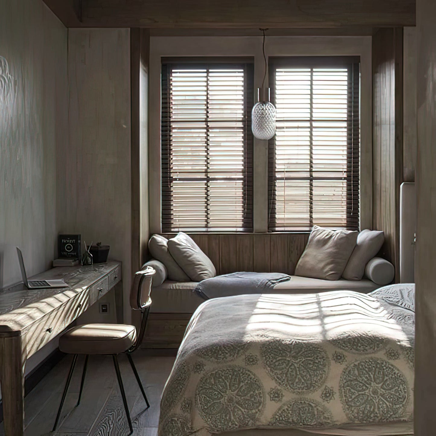 مصباح هيلينا المعلق 