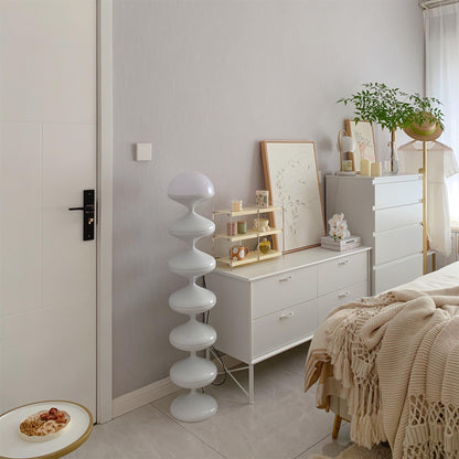 مصباح أرضي على شكل قرع 