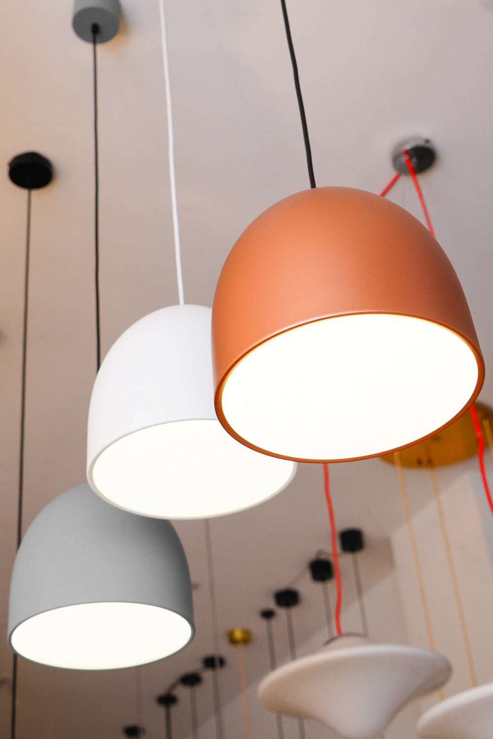 Suspense Pendant Light