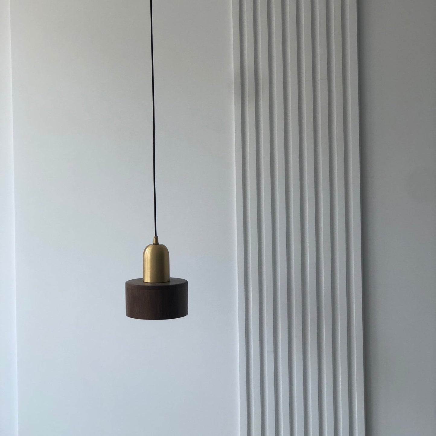 مصباح معلق من Composer 