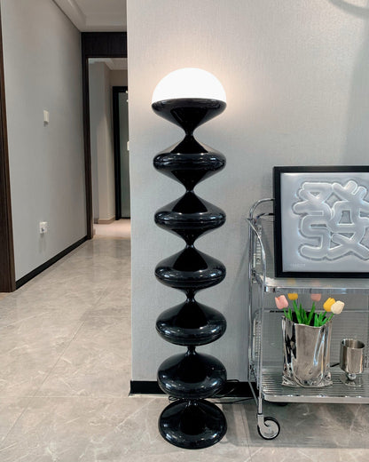 مصباح أرضي على شكل قرع 