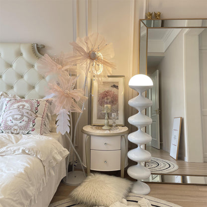 مصباح أرضي على شكل قرع 