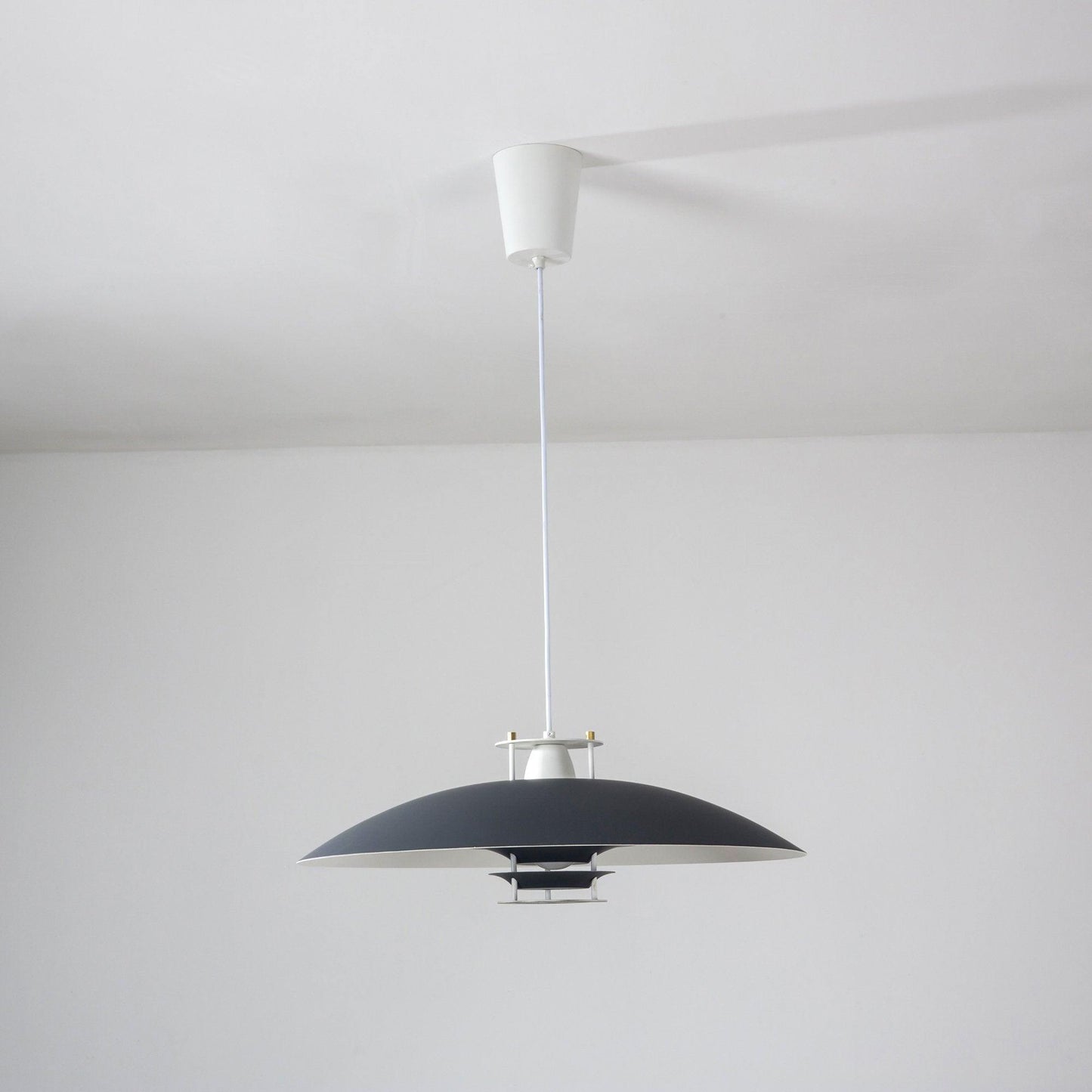 JL 341 Pendant Light