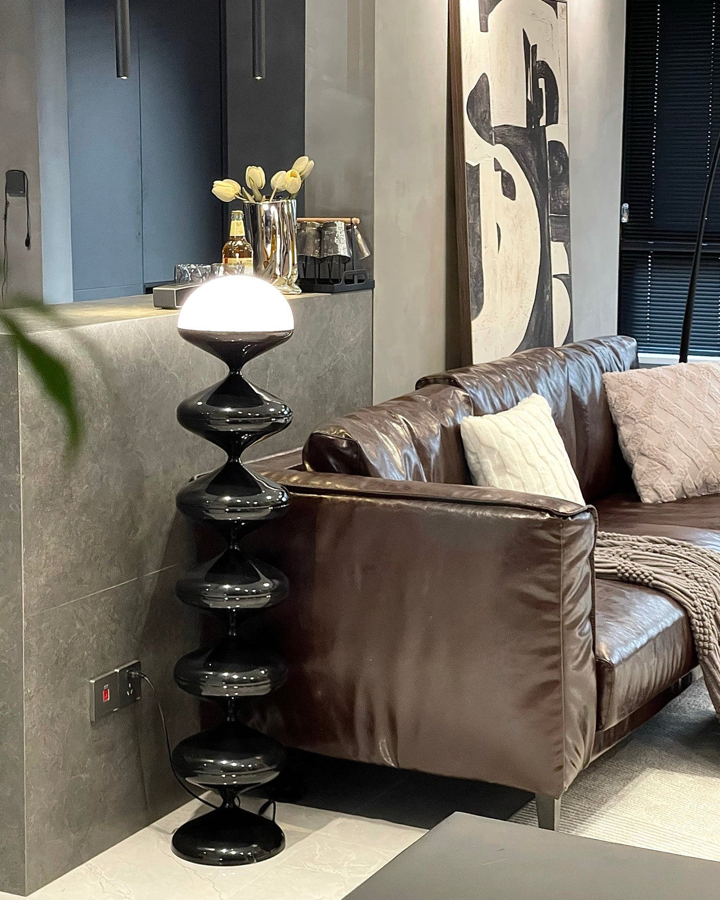 مصباح أرضي على شكل قرع 