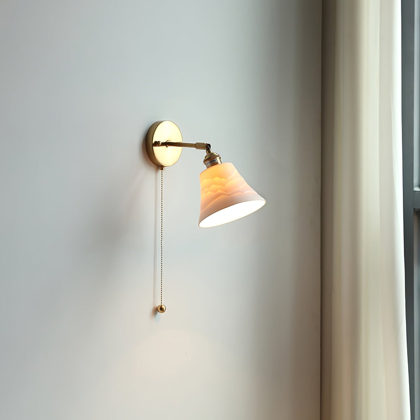 مصباح حائط سيراميكي مخروطي 