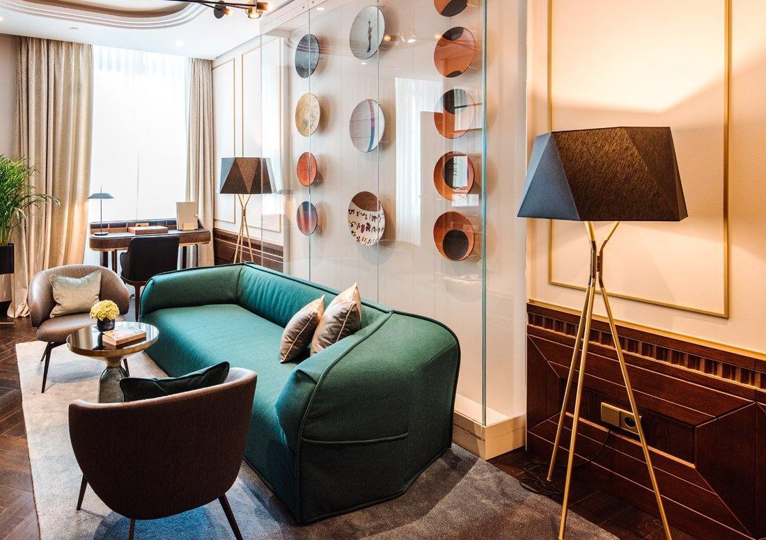 Solitaire Floor Lamp