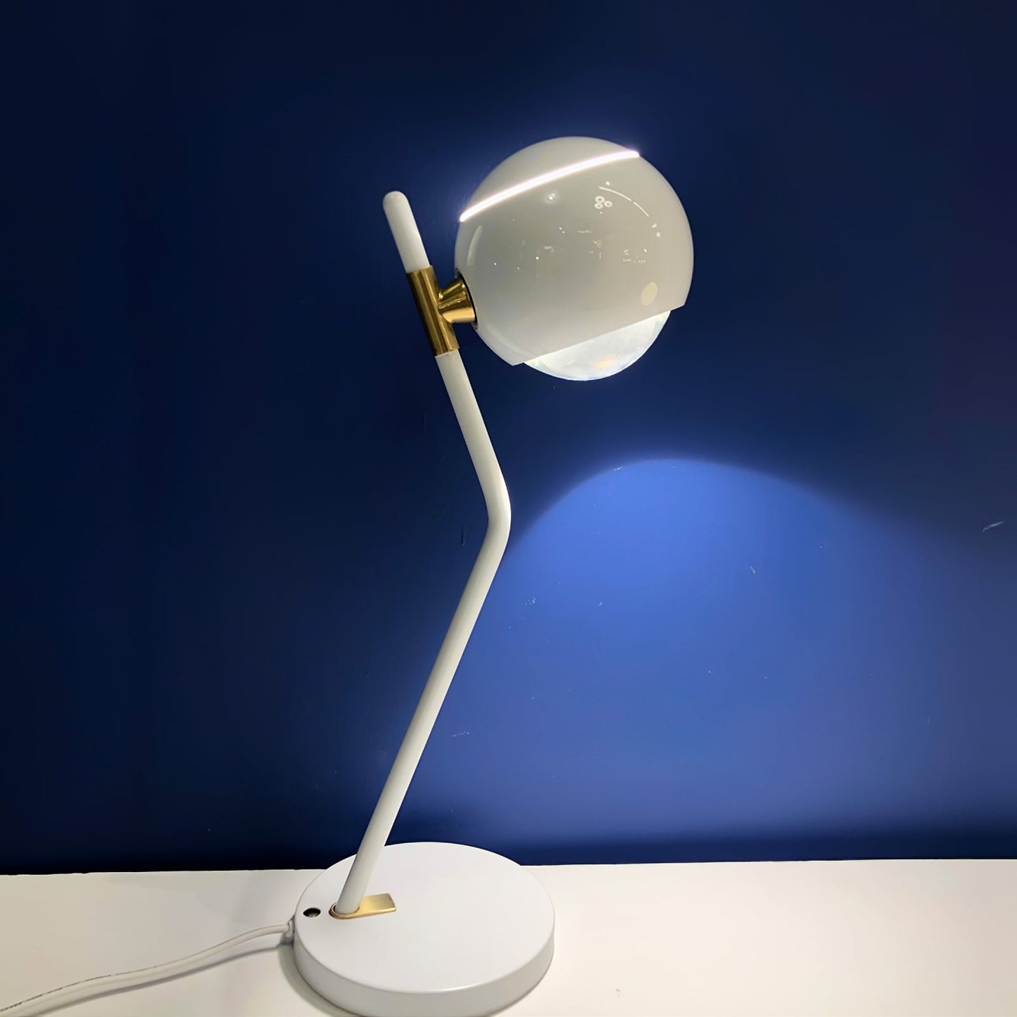 iGloo Table Lamp