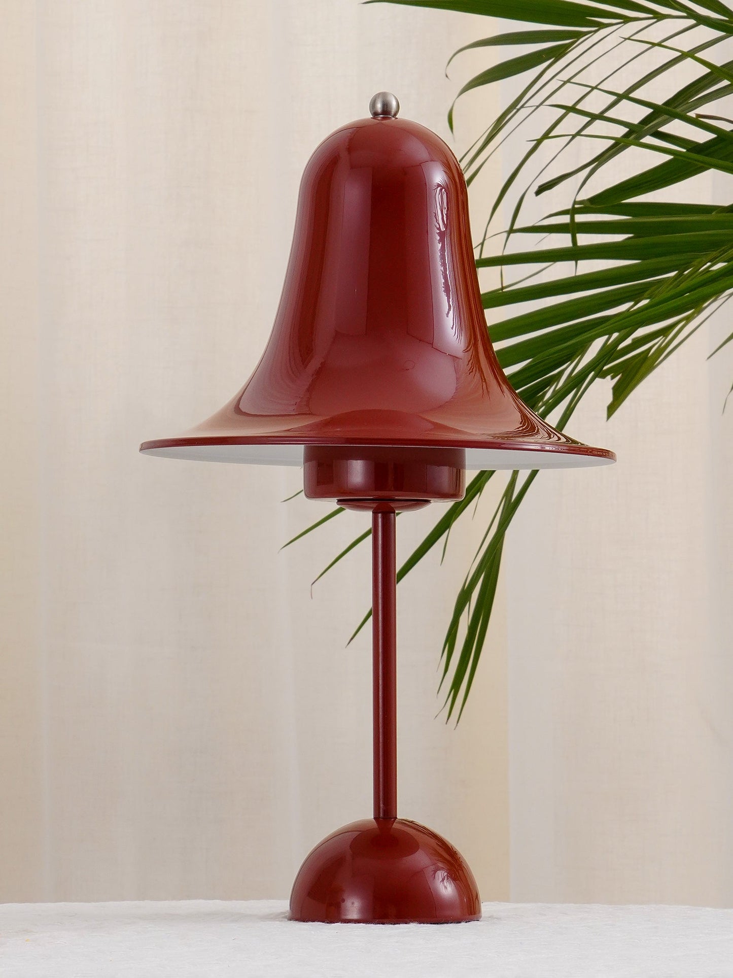 مصباح طاولة بانتوب 