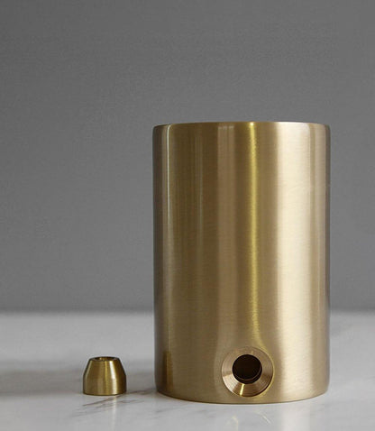 مصباح طاولة على شكل لمبة كريستالية 