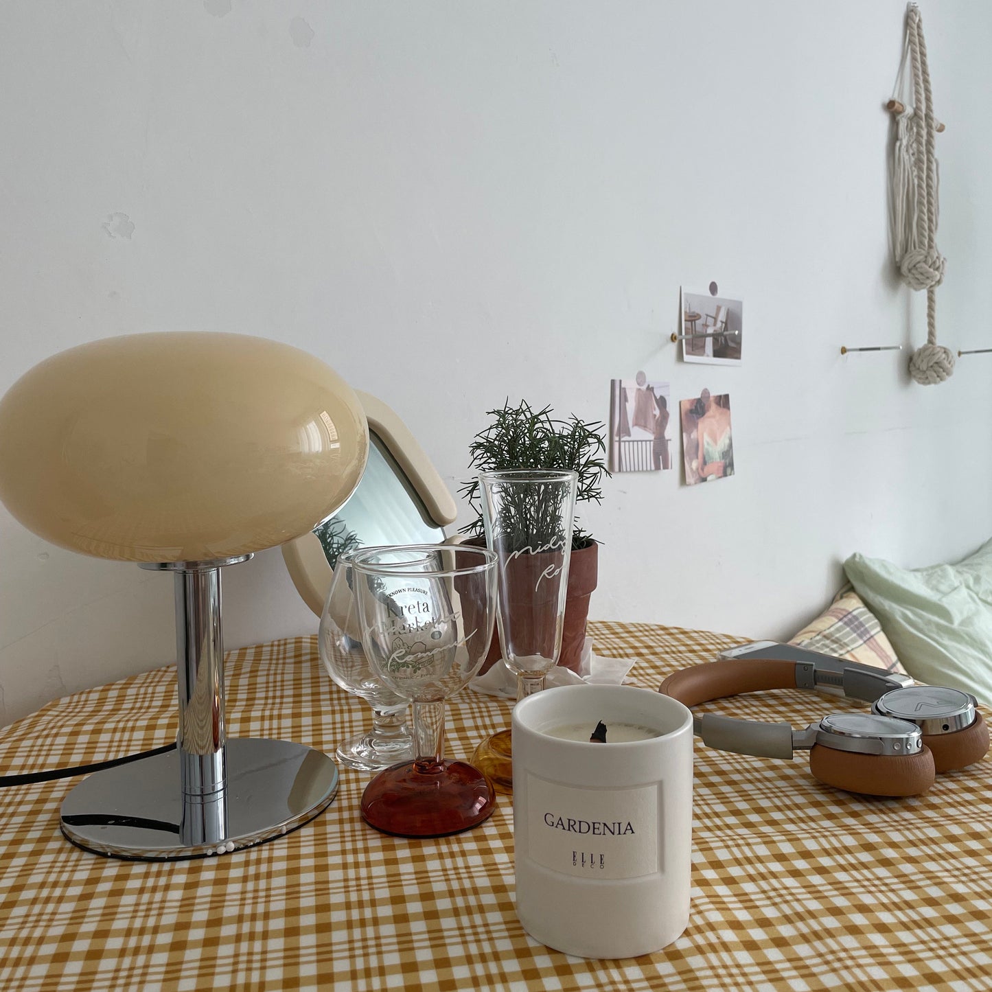 مصباح طاولة Am1n