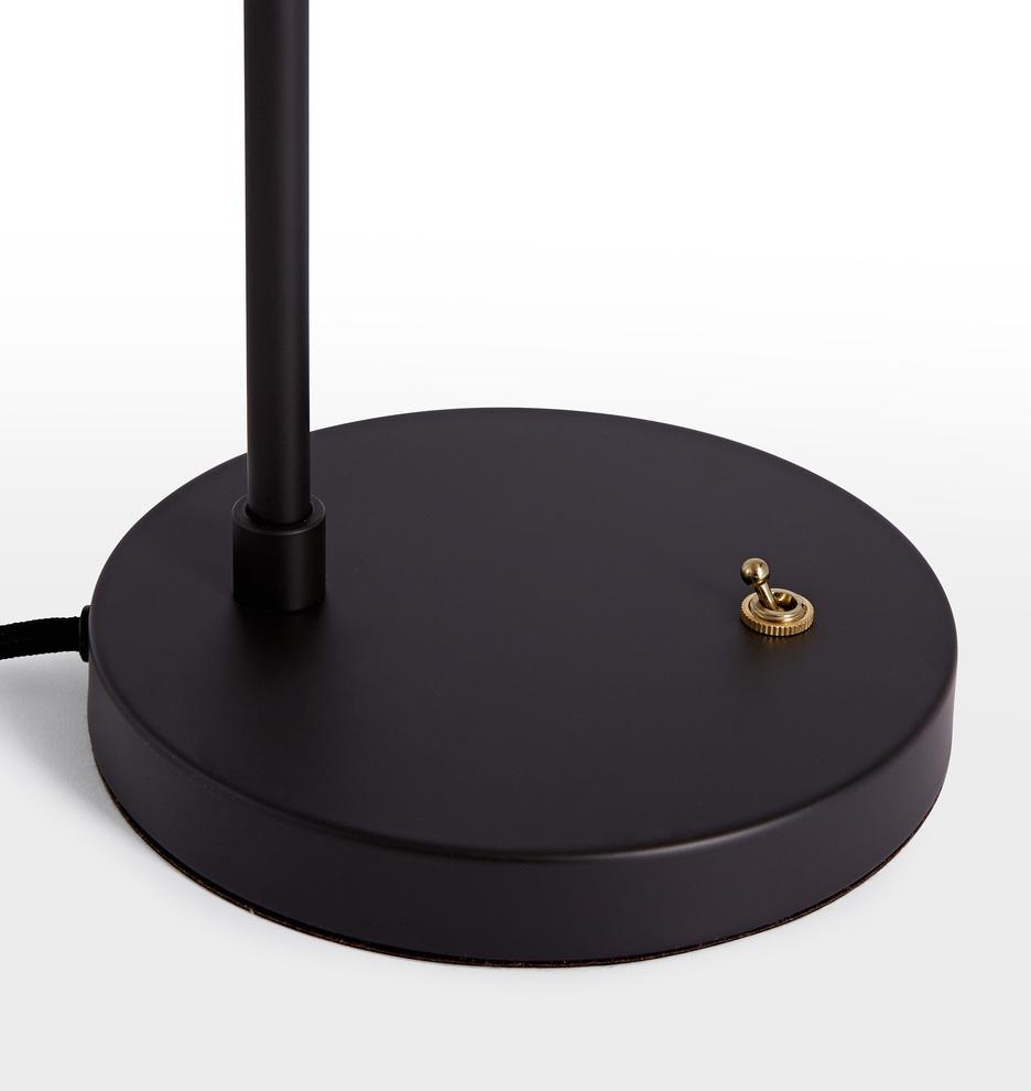 مصباح طاولة من خشب الأرز والطحالب 