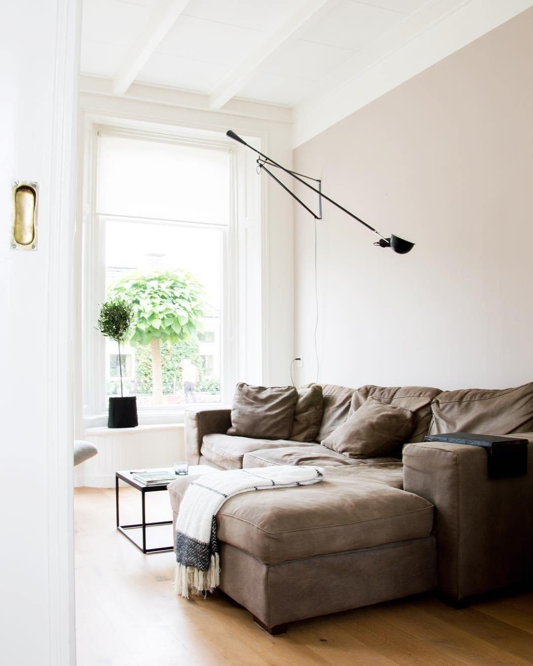 Model 265 wall light